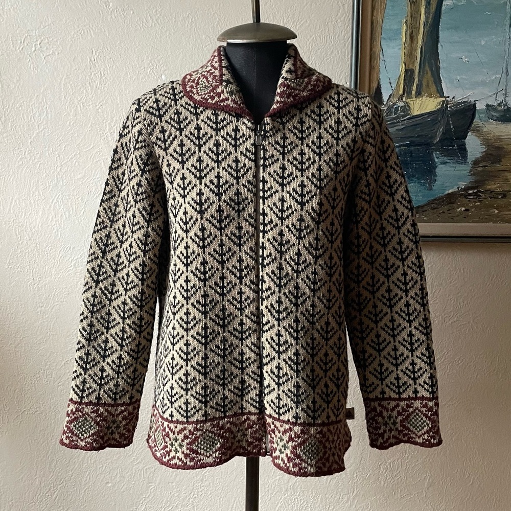 Vintage 90s Nordic inspired wool blend zip-up sweater is size small.